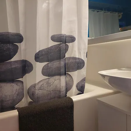 Apartment Mezzanine Avec Balcon, Proche Pistes, Wifi Inclus